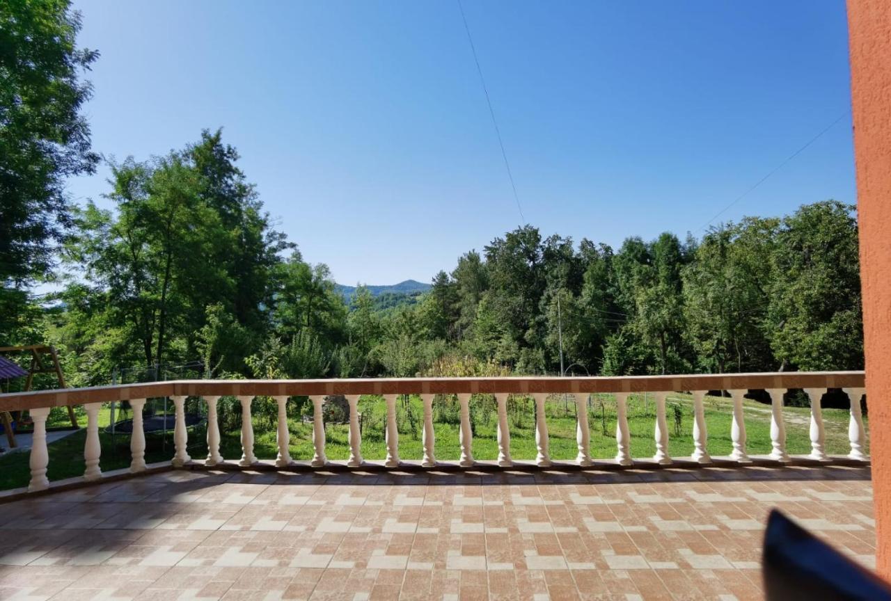 Отель Casa Dobrin Арефу Экстерьер фото